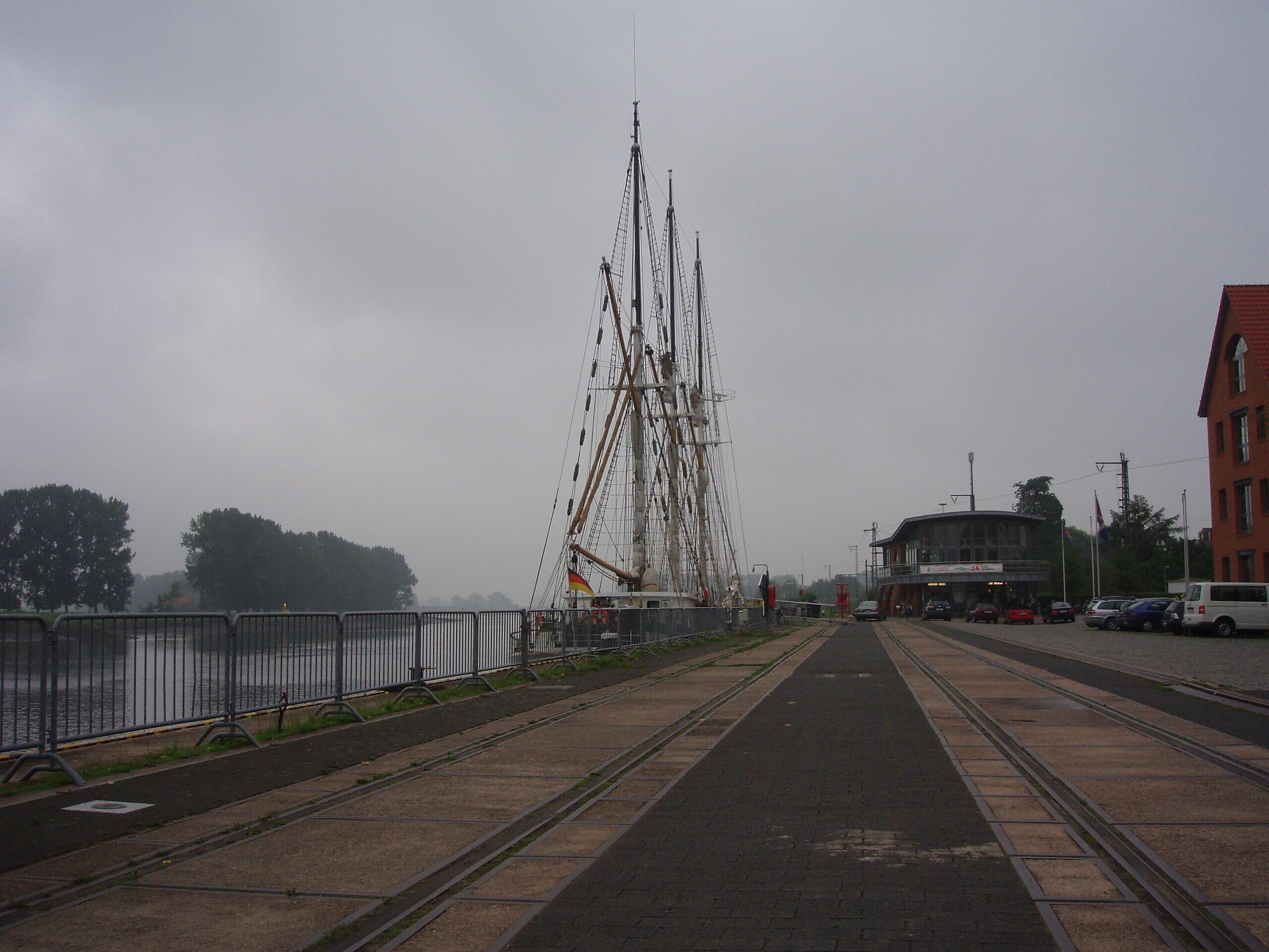 Elsflether Hafen mit Segelschiff