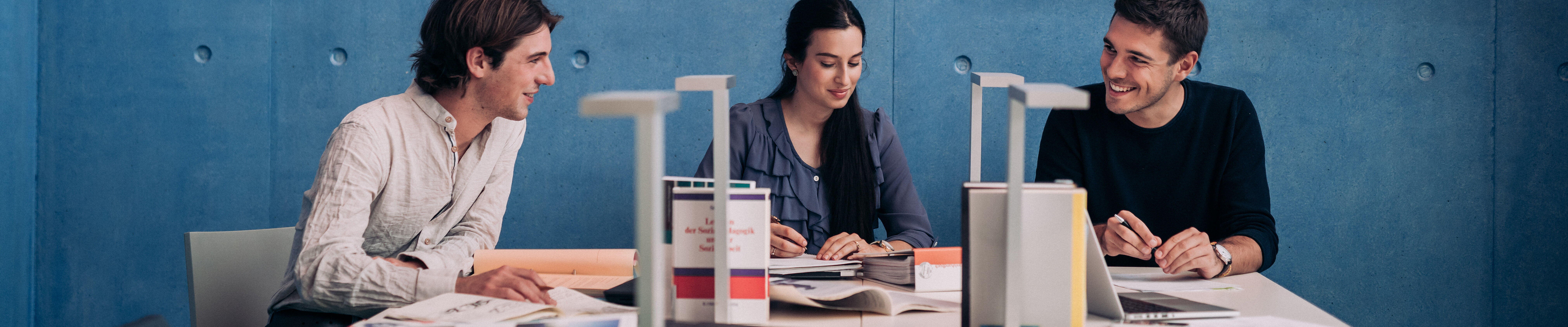 studentische Arbeitsgruppe in der Bibliothek
