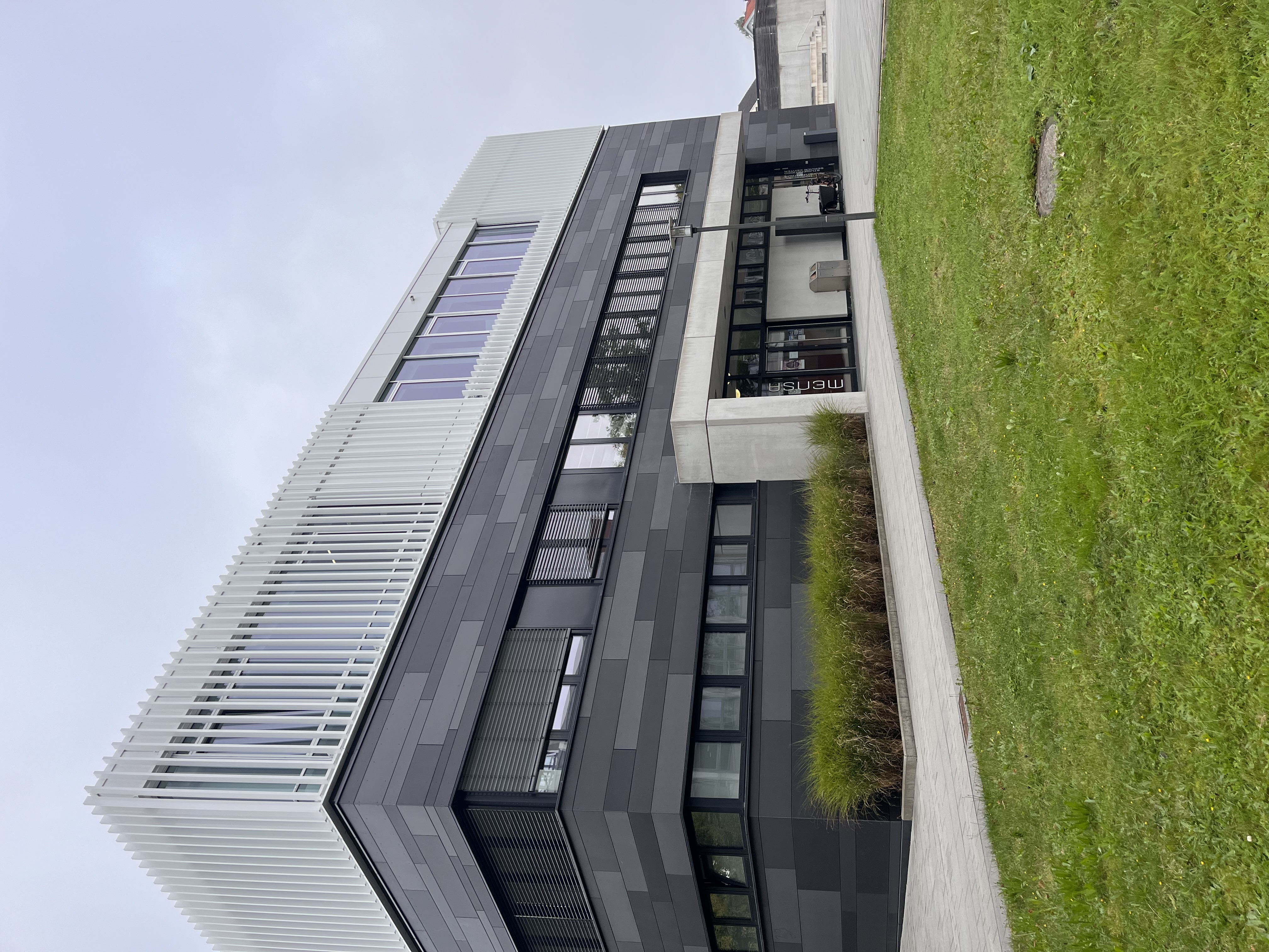Außenansicht Mensagebäude Ofener Straße